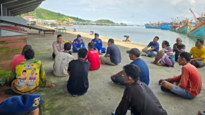 Polres Sibolga Sambangi Nelayan Di TPI Sibolga Pondok Batu