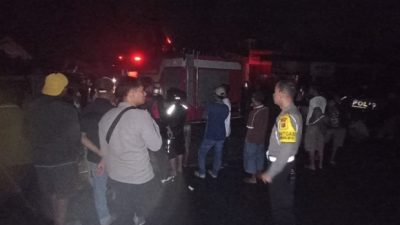 Polres Samosir Cek TKP dan Bantu Padamkan Kebakaran Bengkel Mobil