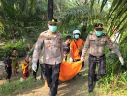 Polsek Indrapura Evakuasi Mayat Mr. X Dari Sungai Dalu Dalu Kecamatan Air Putih Kabupaten Batu Bara