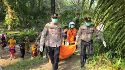 Polsek Indrapura Evakuasi Mayat Mr. X Dari Sungai Dalu Dalu Kecamatan Air Putih Kabupaten Batu Bara