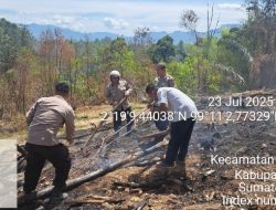 Polsek Laguboti Sigap dan Respon Cepat Berhasil Memadamkan Kebakaran Lahan