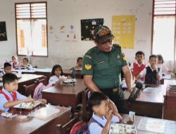 Kodim 0210/TU Kawal Distribusi MBG Tahap ke 57 di 27 Sekolah di Balige 