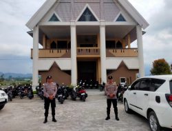 Personel Polres Toba Gelar Patroli dan Pengamanan Ibadah Minggu di Gereja