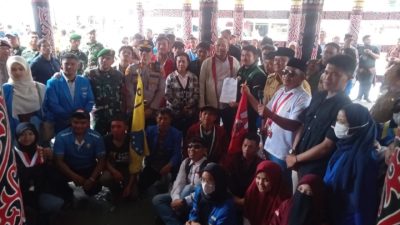 Bupati Dairi Vikner Sinaga Temui Mahasiswa, Siap Tutup Tempat Hiburan Malam Tanpa Izin