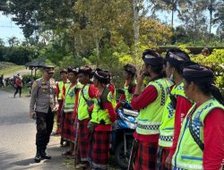 Selalu Hadir Untuk Masyarakat, Kapolsek Pupuan Dampingi Warga Dalam Giat Upacara Adat