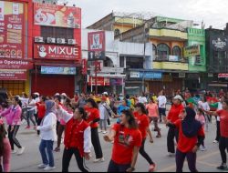 Senam Massal Warnai Hari Olahraga Nasional Ke-42 Tahun 2025 di Kabupaten Toba