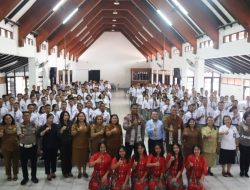Kapolres Toba Bangun Kedekatan dengan Pelajar di SMAN 2 Balige 