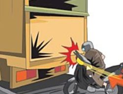Breaking News : Kronologi Laka Lantas di Porsea, Pemotor Tewas di Lokasi 