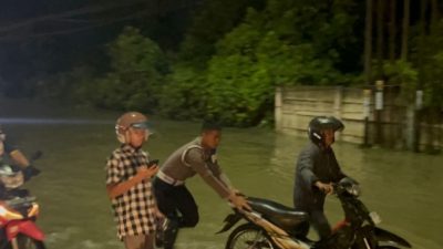 Polisi Hadir untuk Masyarakat: Ditsamapta Polda Sumut Turun Langsung Bantu Warga Hadapi Banjir