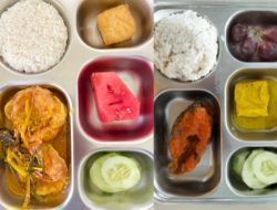 Babinsa Aktif Kawal Distribusi 10.120 MBG di Balige dan Laguboti