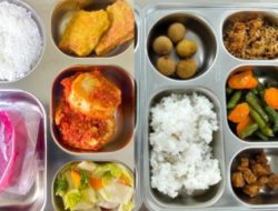 Babinsa Kodim 0210/TU Kawal Ketat Distribusi 10.120 MBG di Balige dan Laguboti