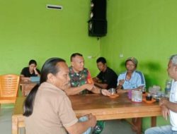 Sertu R Pasaribu Jalin Silahturahmi dengan Warga di Warung Kopi 