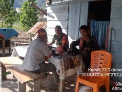 Babinsa Jalin Hubungan Yang Harmonis dan Keakraban Bersama Warga Binaan Melalui Komsos