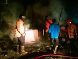 Breaking News : Korsleting Diduga Pemicu Kebakaran Rumah di Dairi, Satu Mobil Hangus Dilalap Api