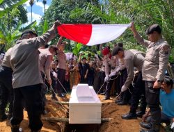 Dalam Suasana Duka dan Haru, Polres Humbahas Gelar Upacara Pemakaman Bharada Cipto Mungkur