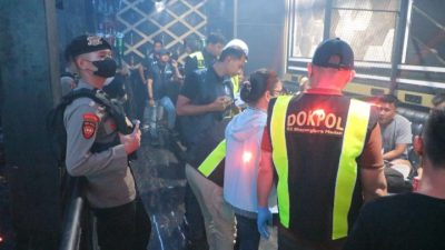 Polda Sumut Gelar Razia THM Platinum Bar dan Lion Bar & KTV, 16 Pengunjung Positif Narkoba