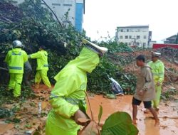 Tim Gabungan Polres Sibolga Dan Instansi Terkait, Turun Bantu Evakuasi Korban Tertimbun