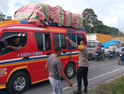 Kapolres Toba Respon Cepat Urai Kemacetan di SPBU Silangit