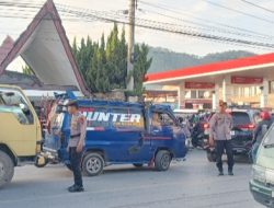 Polres Toba Lakukan Pengaturan dan Pengamanan Akibat Antrian Panjang di SPBU Balige