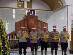 Polri Hadirkan Damai Sejahtera Natal bagi Korban Longsor di Tapanuli Utara