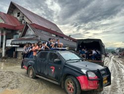 Kepedulian Nyata Pascabencana, Brimob Polda Sumut Antar-Jemput Anak-Anak Sekolah di Garoga