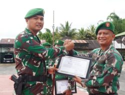 Dandim 0210/TU Berikan Penghargaan Kepada Prajurit Berprestasi dan Penyerahan THR Natal Kepada Prajurit dan PNS 