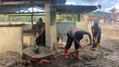 Sinergi Brimob Polda Sumut dan Pramuka, Percepat Pemulihan Fasilitas Ibadah Pasca Bencana Alam