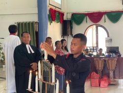 Polda Sumut Bersihkan Gereja HKBP Hutanabolon dan Ikut Ibadah Natal Bersama Warga