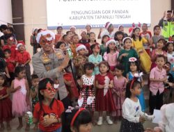 Polres Tapteng Rayakan Natal 2025 Bersama Pengungsi Korban Bencana di GOR Pandan