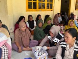 Polri Hadir untuk Pemulihan Pasca Banjir di Sei Lepan, Gelar Bakti Kesehatan dan Gotong Royong Bersama Warga