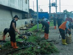 Lingkungan Bersih, Pasar Nyaman: Bukti Nyata Pengabdian Brimob untuk Masyarakat Tebing Tinggi.