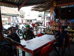 Keakraban Babinsa Jalin Komunikasi Bersama Warga Desa Sibarani 