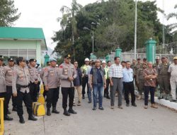 Kapolres Toba Pimpin Pengamanan Humanis, Aksi Unras Damai Serikat Buruh PT. TPL Berjalan Tertib