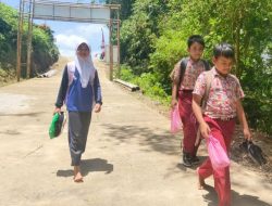 ‎Kini Ubaik Dan Temannya Tidak Kwatir Terlambat Sekolah Berkat TMMD 127 Kodim Wonogiri