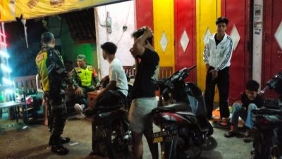 Patroli Malam Koramil Andong Sasar Nongkrong Remaja di Pasar Lama Kacangan, Cegah Gangguan Kamtibmas