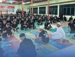 Pererat Kebersamaan di Bulan Ramadhan, Dansat Brimob Polda Sumut Pimpin Buka Puasa Bersama Personel Batalyon C