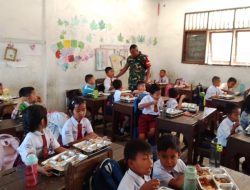 Babinsa Monitoring Penyaluran Program MBG di SDN 3 Laguboti 