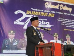 Buka Pertandingan pada HUT ke-27 Toba, Bupati ; Tunjukkan Kualitas, Jaga Persaudaraan