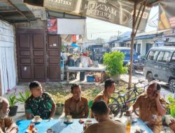 Babinsa Jalin Komunikasi dengan Warga Desa Haunatas