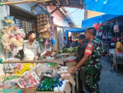 Babinsa Pantau Harga Sembako di Pasar Laguboti Menjelang Hari Raya Idul Fitri 1447 H