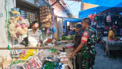 Babinsa Pantau Harga Sembako di Pasar Laguboti Menjelang Hari Raya Idul Fitri 1447 H
