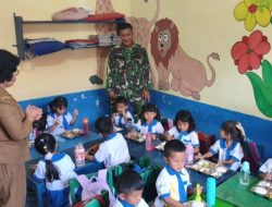 Babinsa Pantau Penyaluran MBG di Sekolah di Wilayah Binaan 