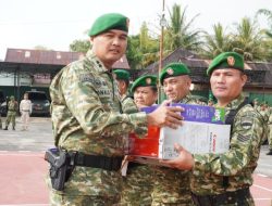 Letkol Kav Ronald Tampubolon Serahkan Bantuan Laktop Ke Staf dan Koramil Jajaran Kodim 0210/TU