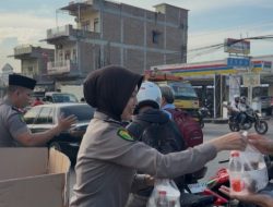 Biddokkes Polda Sumut Bagikan Takjil Gratis, Wujud Kepedulian di Bulan Ramadhan