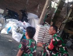 Babinsa Karanggede Turun Cek Pupuk Subsidi, Pastikan Stok Aman dan Harga Tetap Terjangkau