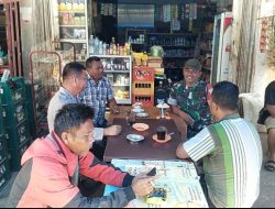Keakraban Babinsa Jalin Keakraban dengan Warga Desa Gasaribu