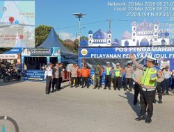 Babinsa Bersinergi Memberikan Pengamanan dan Pelayanan di Pos PAM Lebaran di Balige