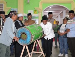 Wakil Bupati Toba Bersama Forkopimda Pukul Bedug dan Lepas Pawai Takbir Keliling 