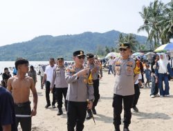 Pastikan Keamanan Libur Lebaran, Kapolres Tapteng Tinjau Langsung Pengamanan Objek Wisata