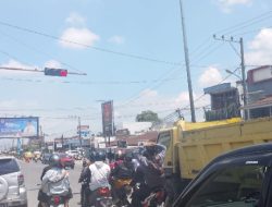 Simpang Salak Macet, Lampu Merah Mati, Pengaturan Minim – Warga: Jangan Cuma Datang untuk Dokumentasi